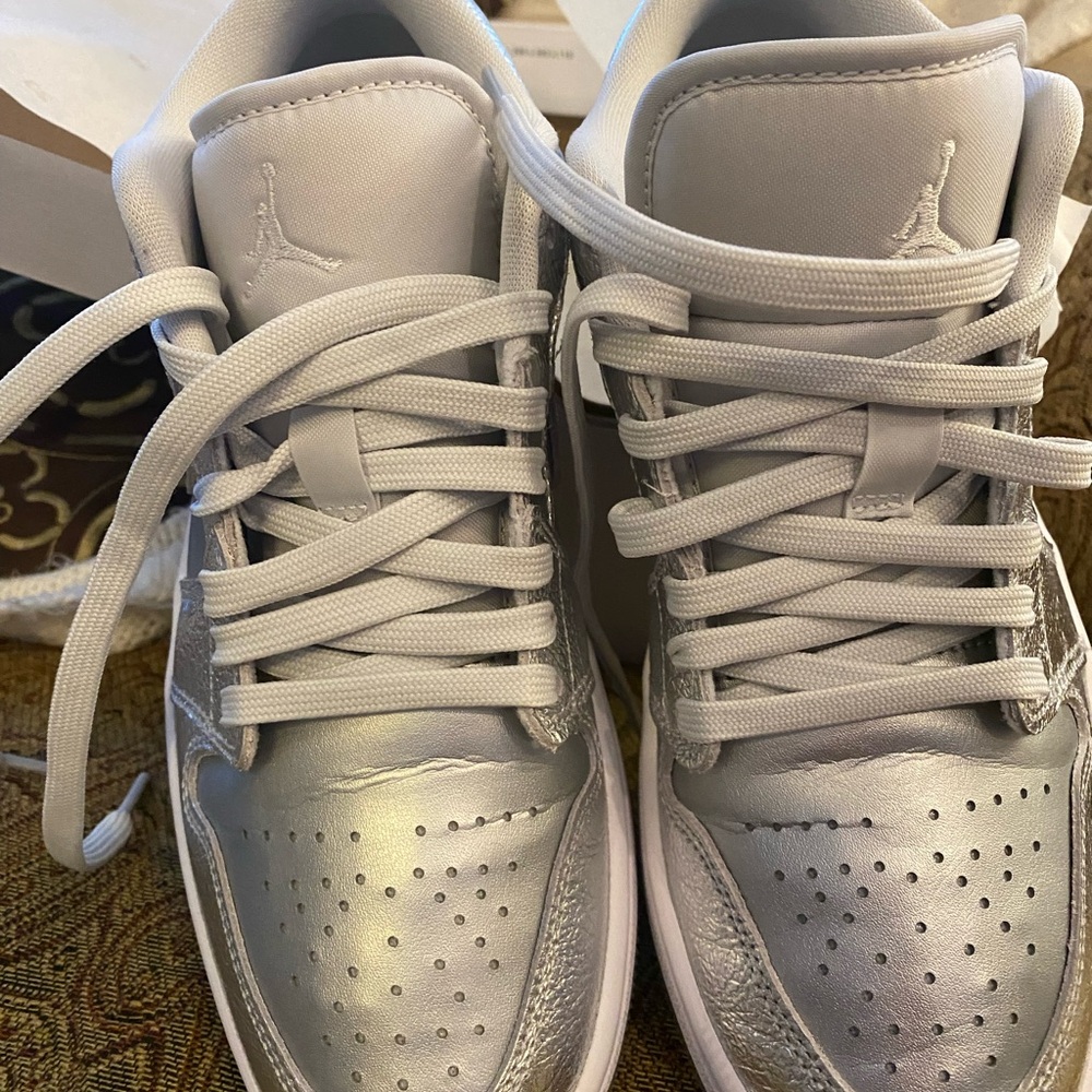 Women’s 7.5  Air Jordan 1 Low SE Silver - with box